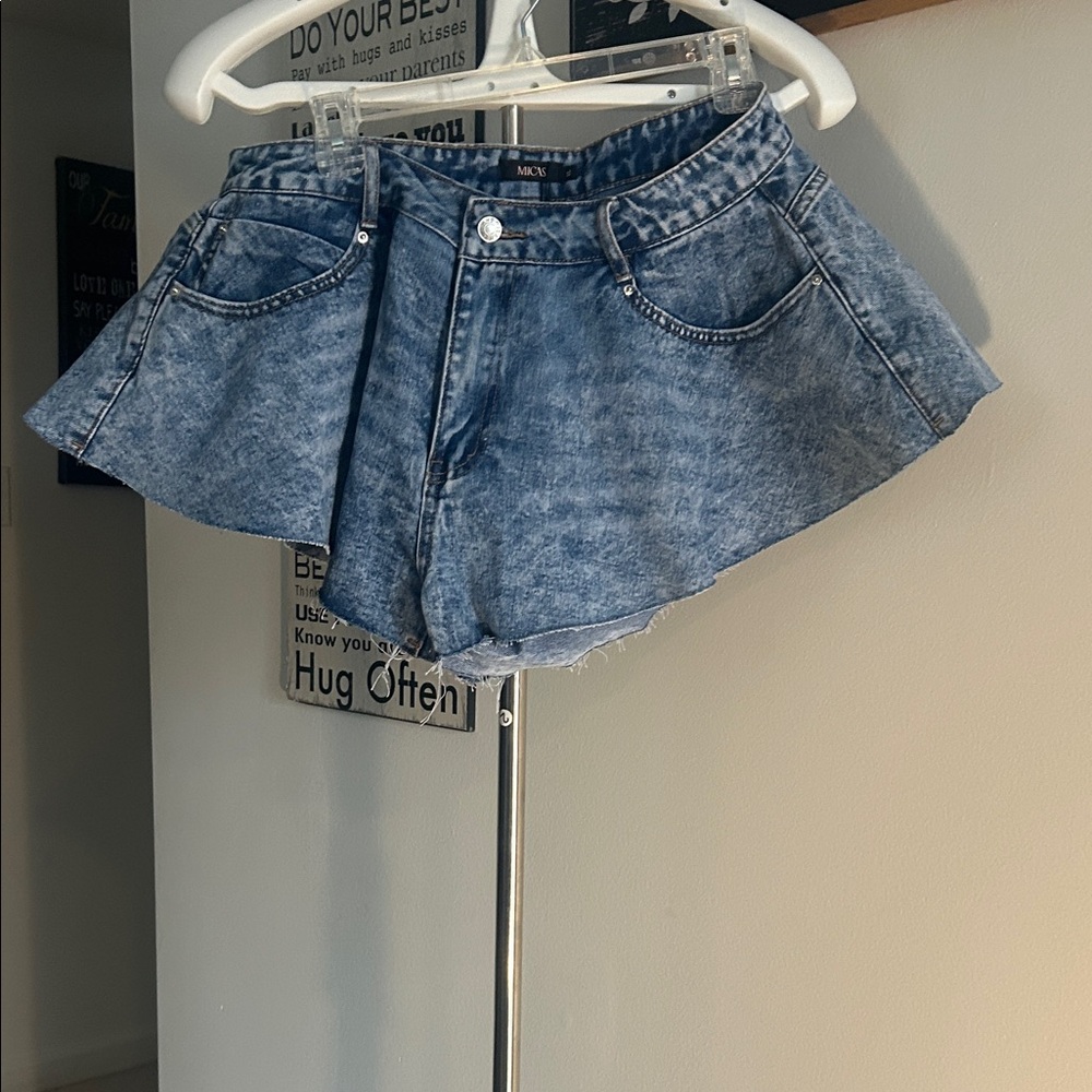 Chic Blue Denim Women's Jean Shorts